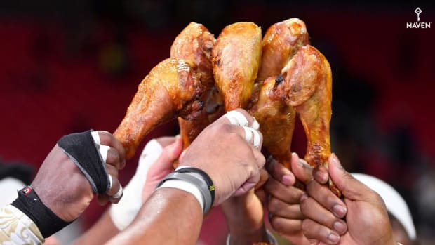 Watch_NFL_Can_Give_Thanks_That_Onside_Ki-5de2be8b8ab50800011feb15_Nov_30_2019_21_00_30